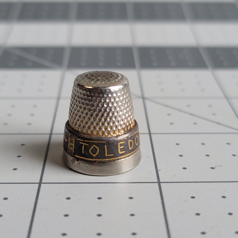 Vintage Antique Souvenir Toledo Ohio OH Thimble Sewing